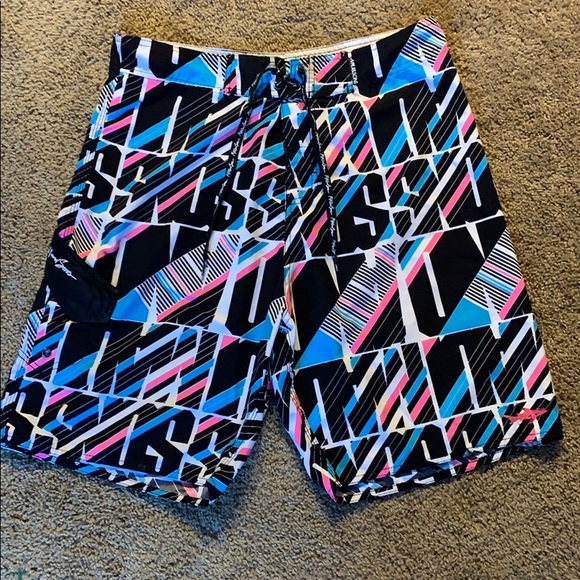 Men’s board shorts - Picture 1 of 2